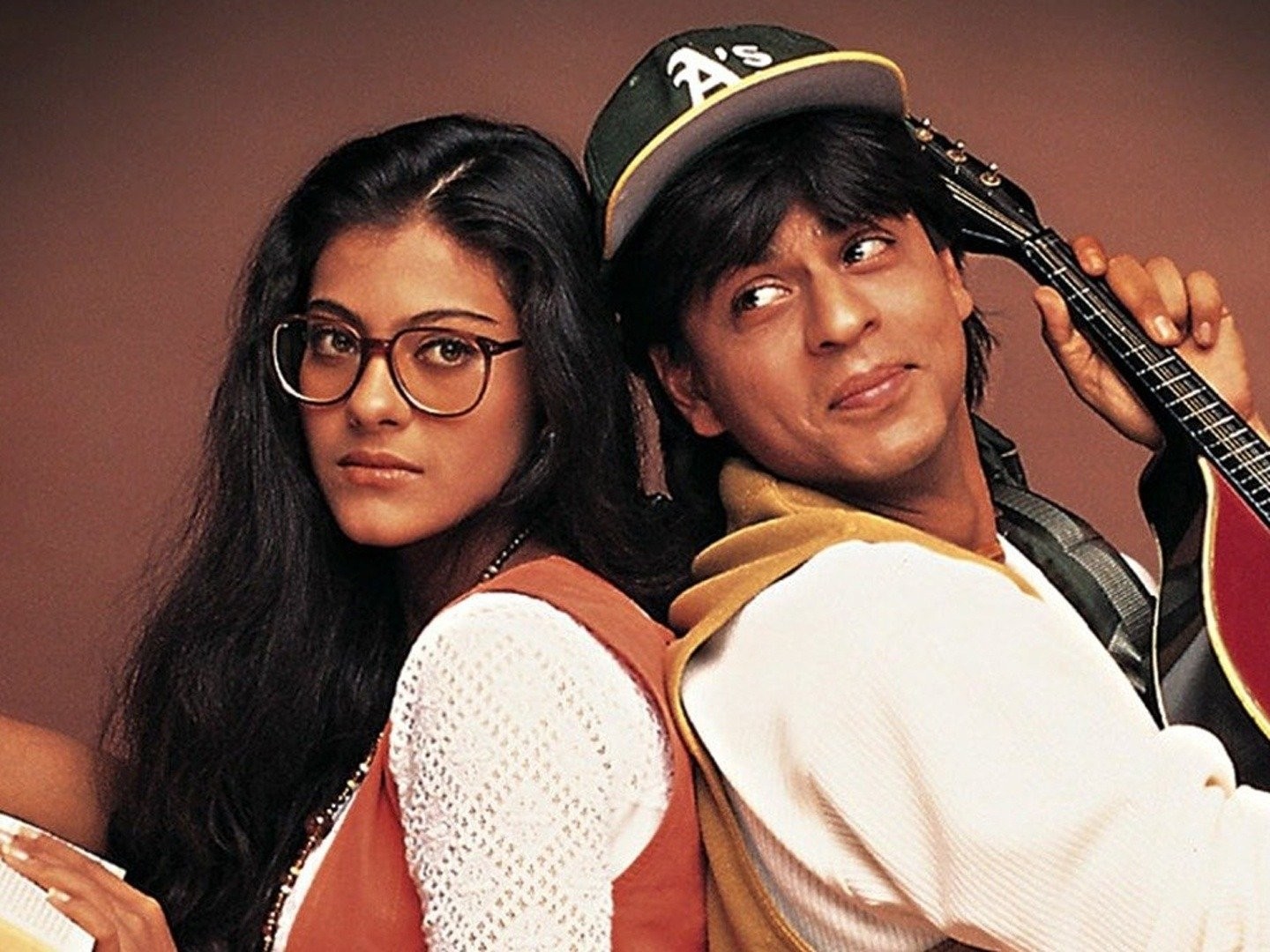 Dilwale Dulhania Le Jayenge (1995) - Valentine's Day: 5 best romantic  movies to watch with your partner | The Economic Times